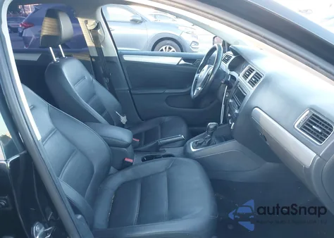 2013 Volkswagen Jetta 2.5L Se z USA, uszkodzony, nr VIN 3VWDP7AJ7DM425969